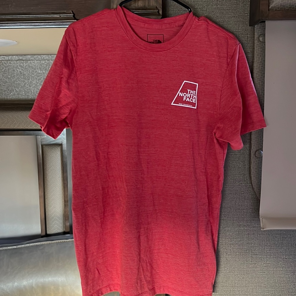 ⭐️ 3 for $20 ⭐️ North Face tshirt